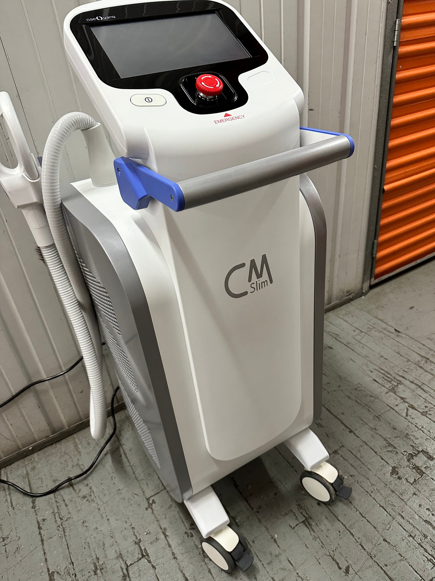 CM Slim (South Korea's answer to Emsculpt)