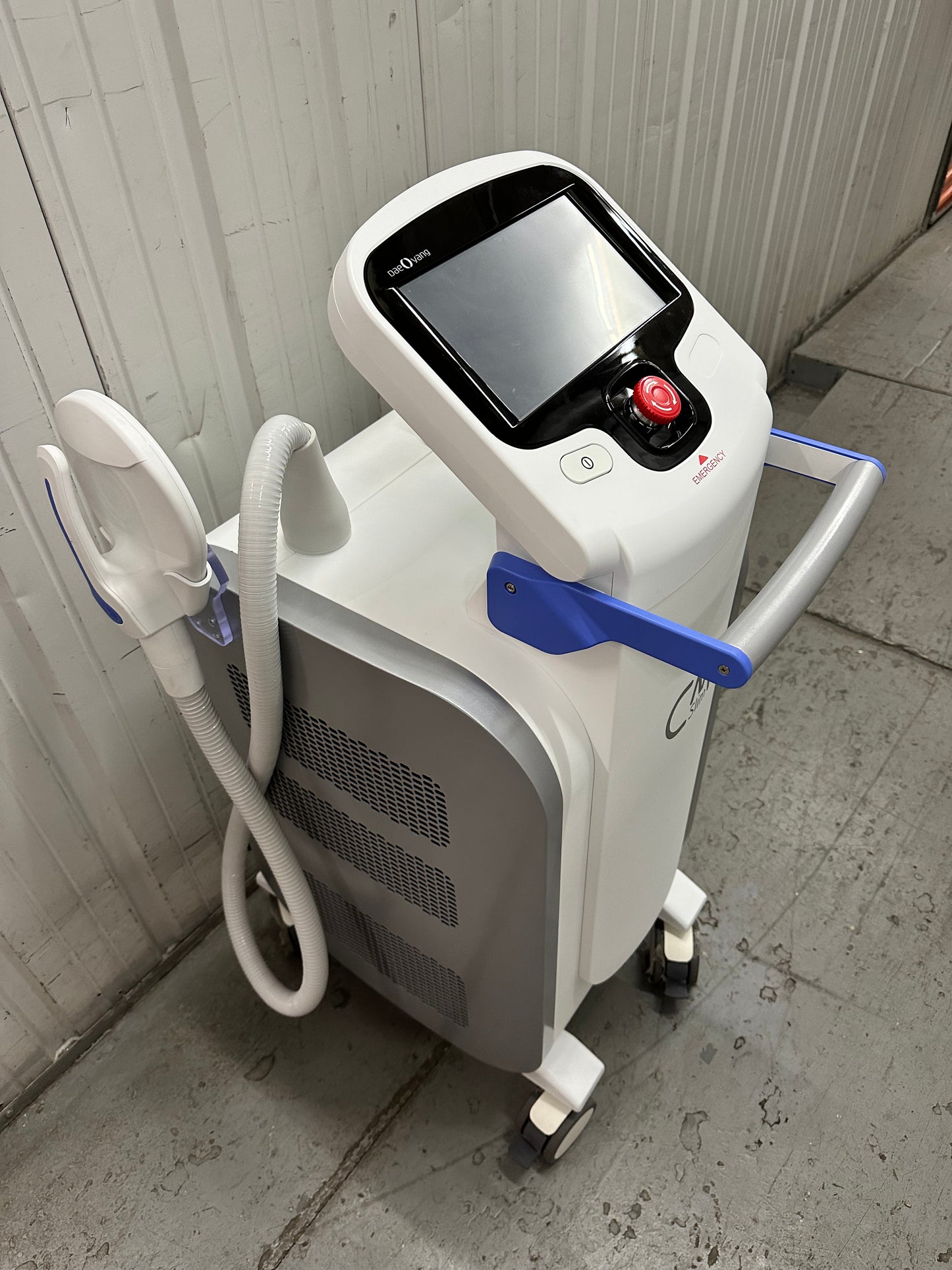 CM Slim (South Korea's answer to Emsculpt)