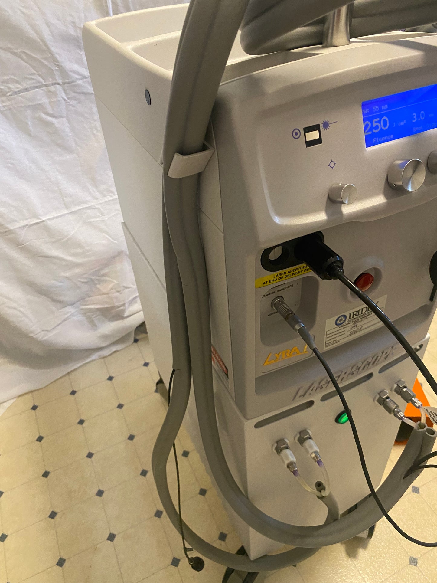 Laserscope Lyra i: Laser Hair Removal + Varicose Vein Removal