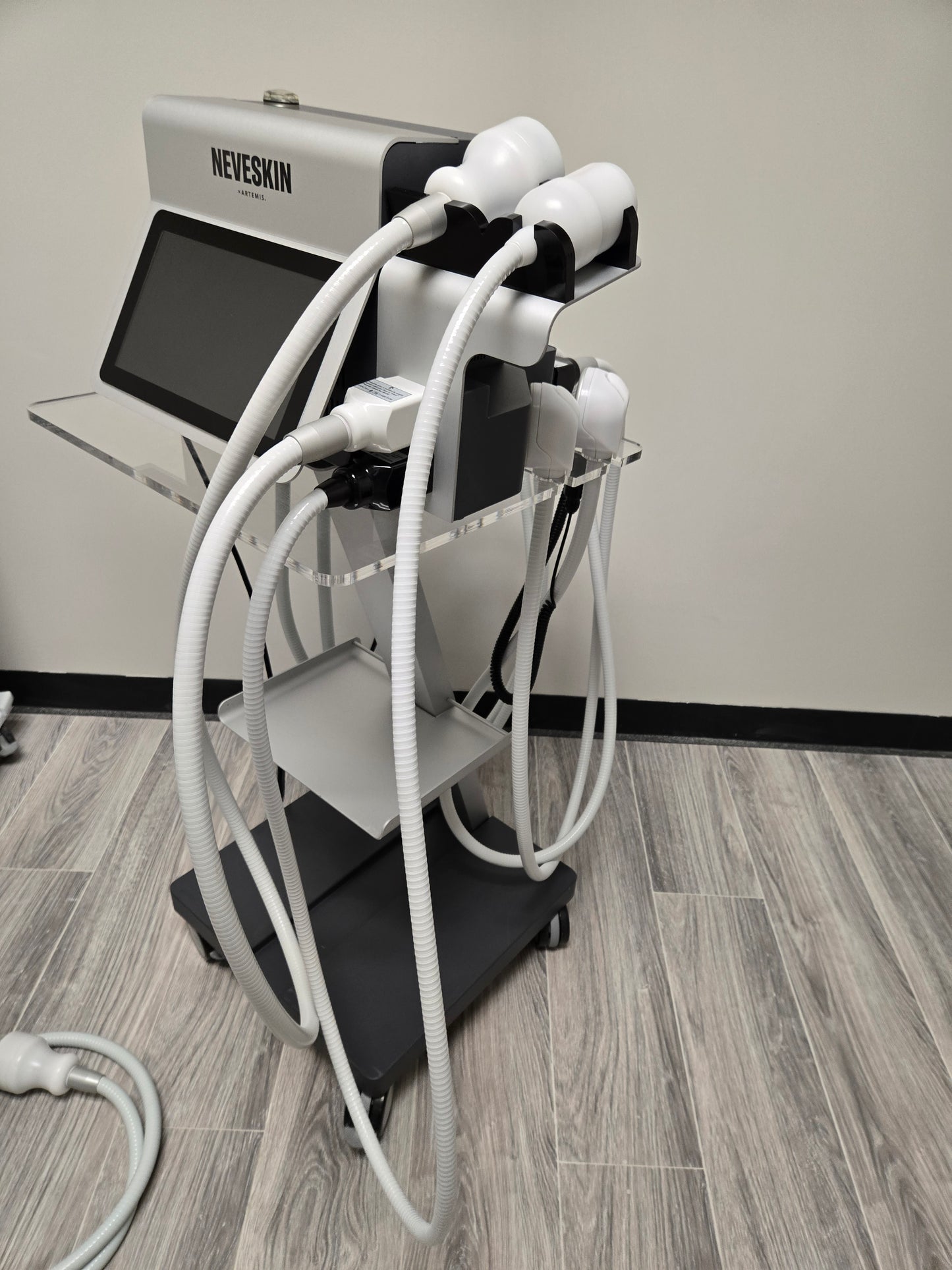 Neveskin Ultra (2024)