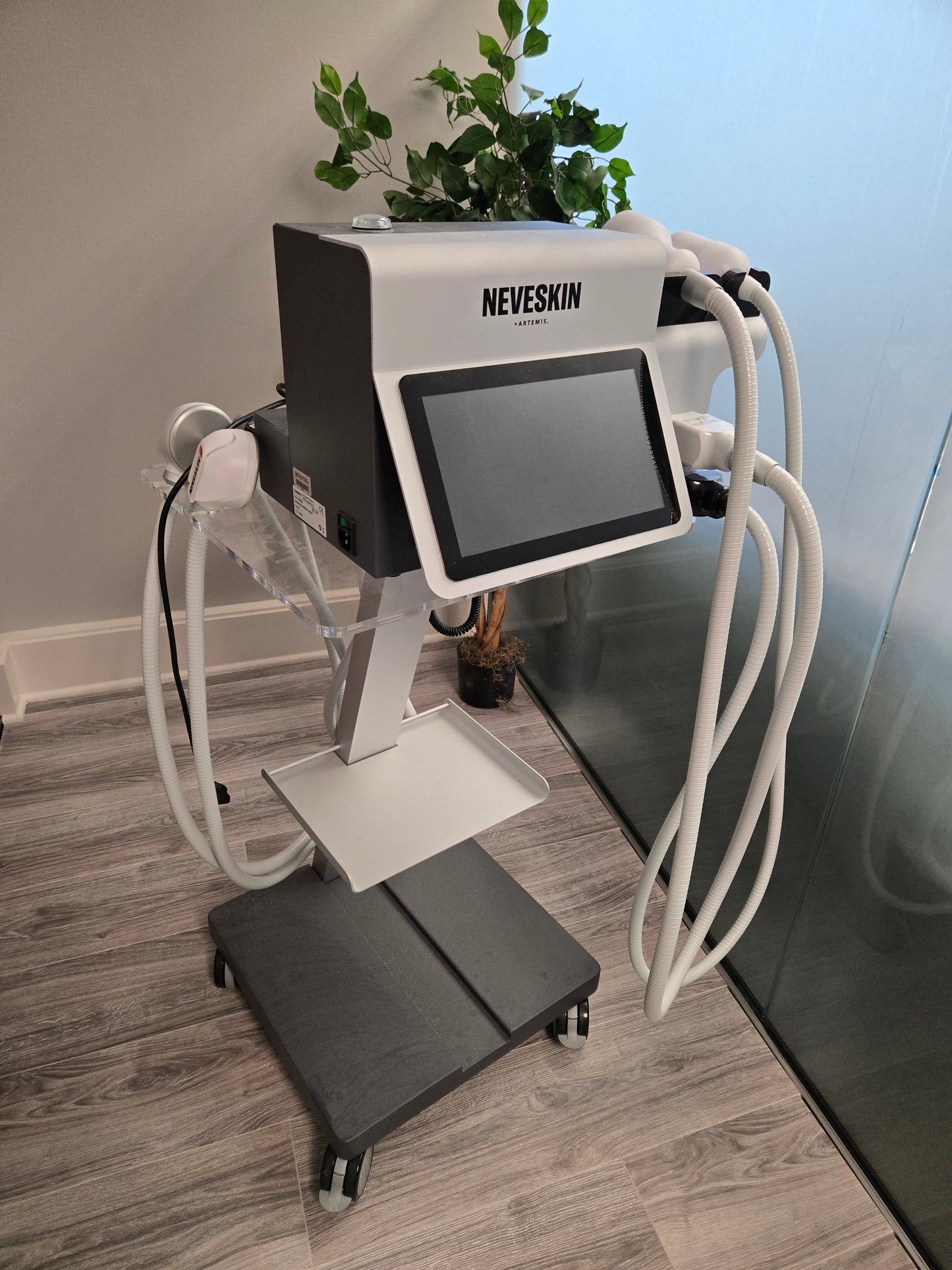 Neveskin Ultra (2022)