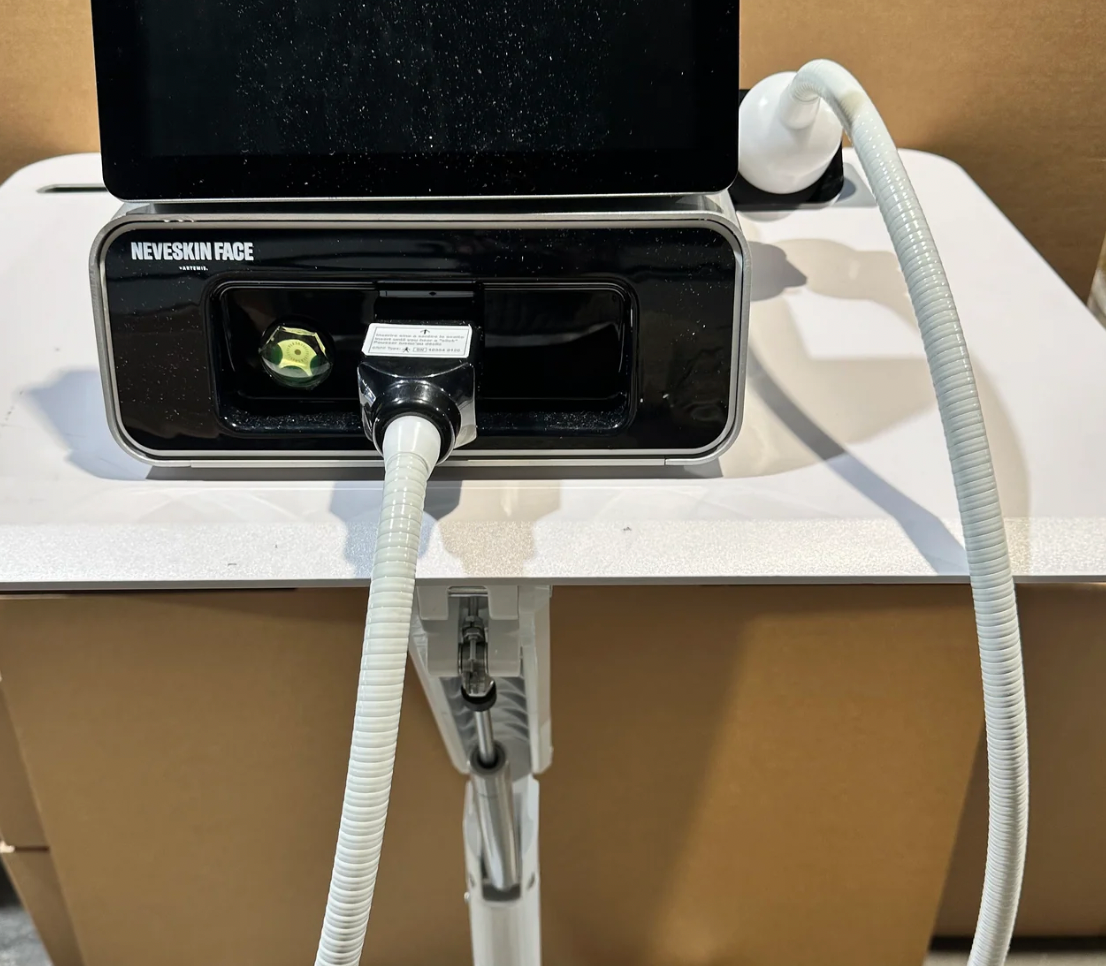 Neveskin Face (2023)