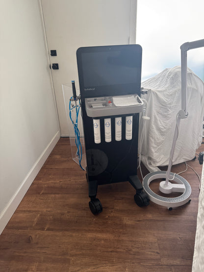 Hydrafacial: Syndeo (2023)
